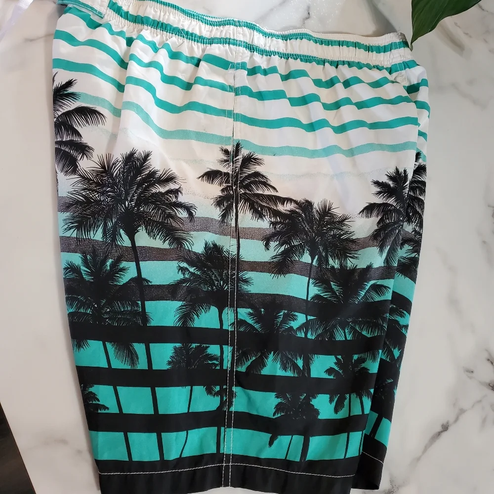 APTRO palm trees